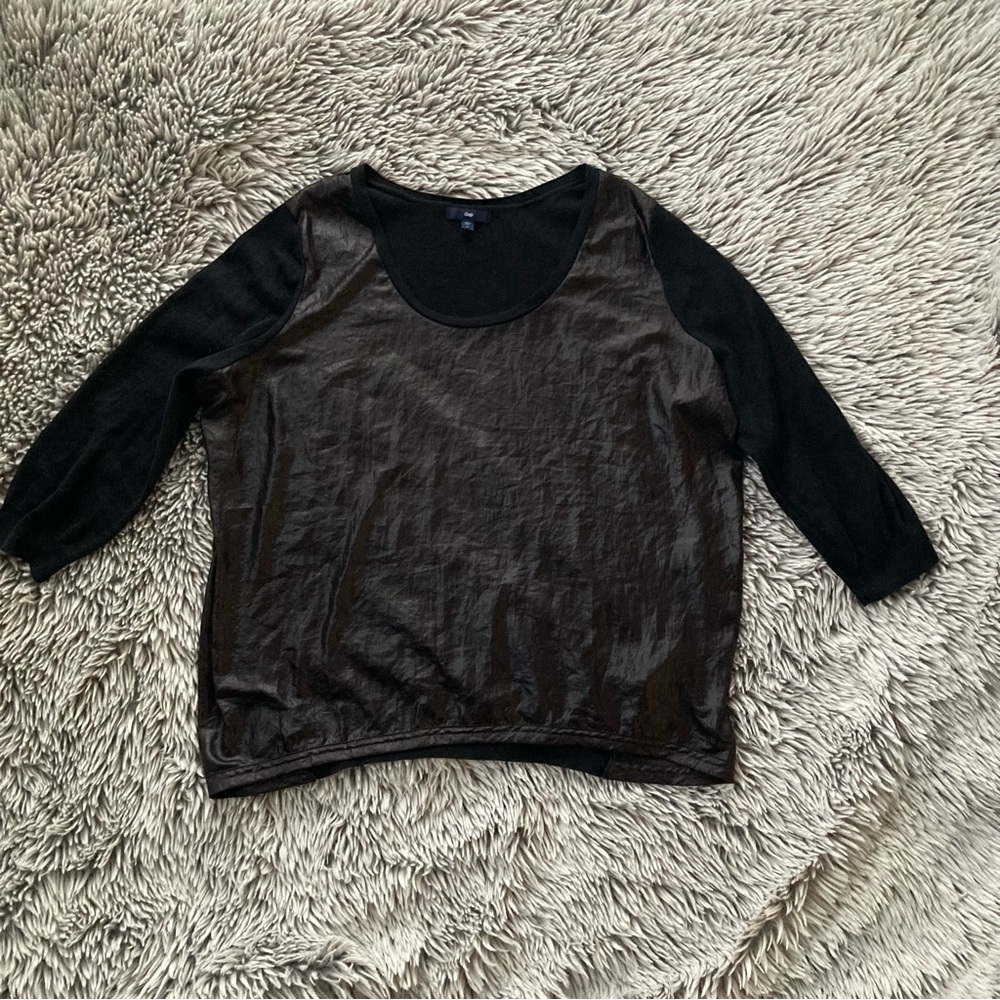 GAP Large Black Top